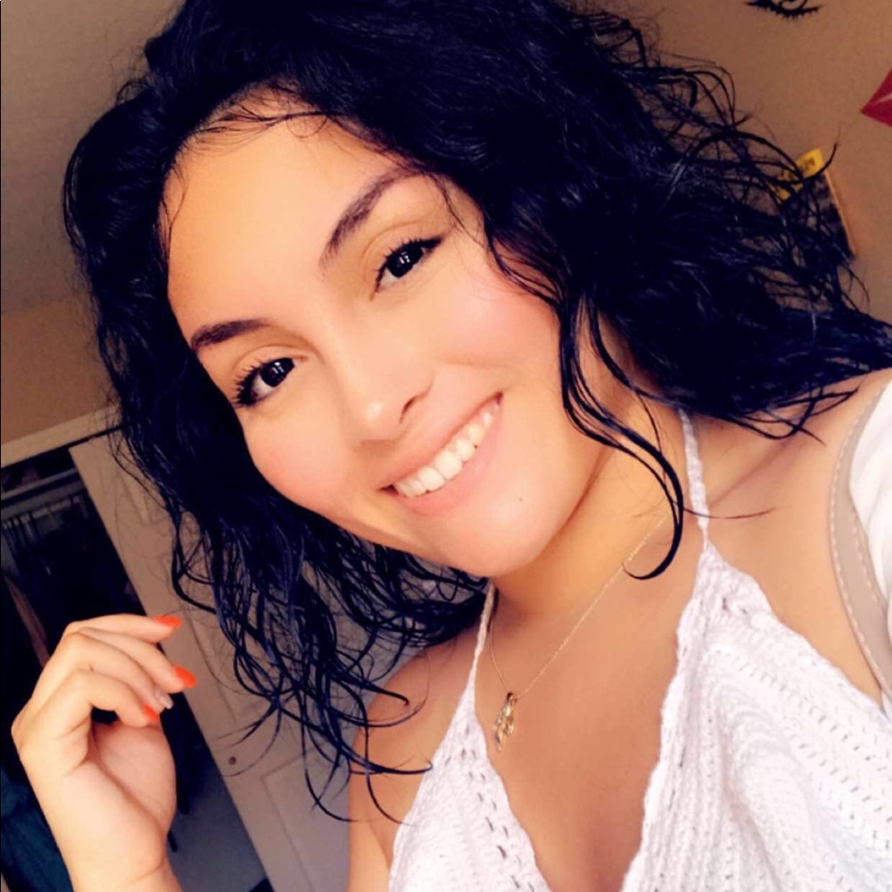 Meet your Posher, Briana